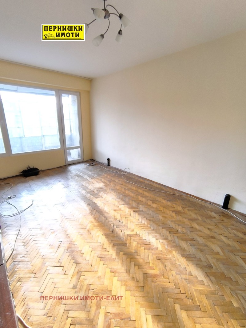 Продава 2-СТАЕН, гр. Перник, Изток, снимка 5 - Апартаменти - 52627445