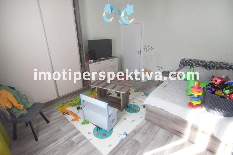 Продава ЕТАЖ ОТ КЪЩА, гр. Пловдив, Кършияка, снимка 6 - Етаж от къща - 53185747