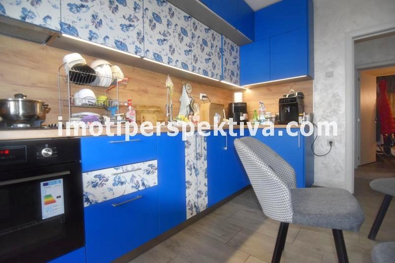 Продава ЕТАЖ ОТ КЪЩА, гр. Пловдив, Кършияка, снимка 3 - Етаж от къща - 53185747