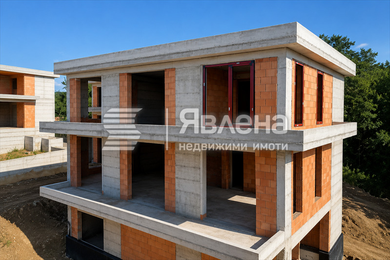 Продава КЪЩА, гр. Варна, м-т Долна Трака