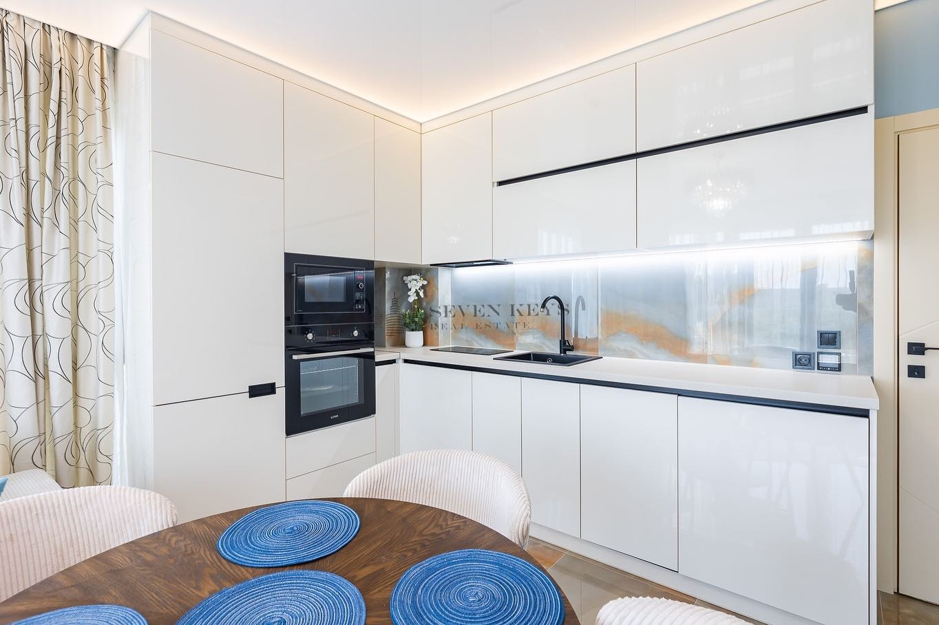 Продава 2-СТАЕН, гр. Варна, Бриз, снимка 2 - Апартаменти - 51677031