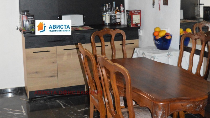 Продава МНОГОСТАЕН, гр. София, Център, снимка 3 - Aпартаменти - 49224327