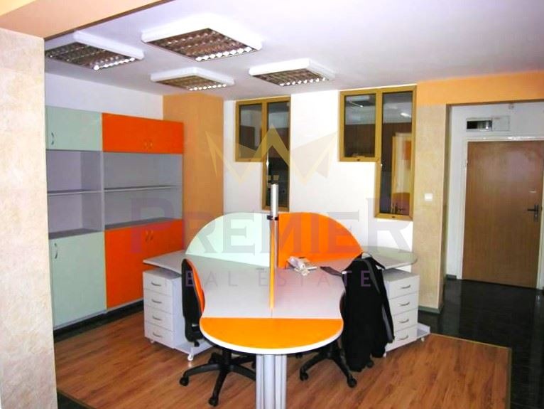 Eladó  Hivatal Sofia , Oborishte , 200 négyzetméter | 21573511