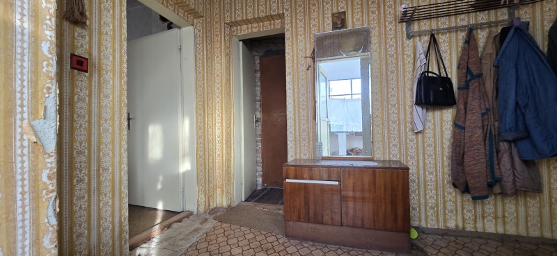 Продава КЪЩА, с. Царев брод, област Шумен, снимка 4 - Къщи - 52543626