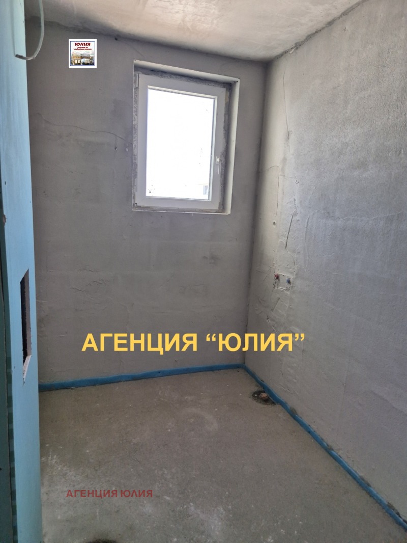 À venda  Mais de 3 quartos Plovdiv , Ostromila , 370 m² | 90277495 - imagem [10]