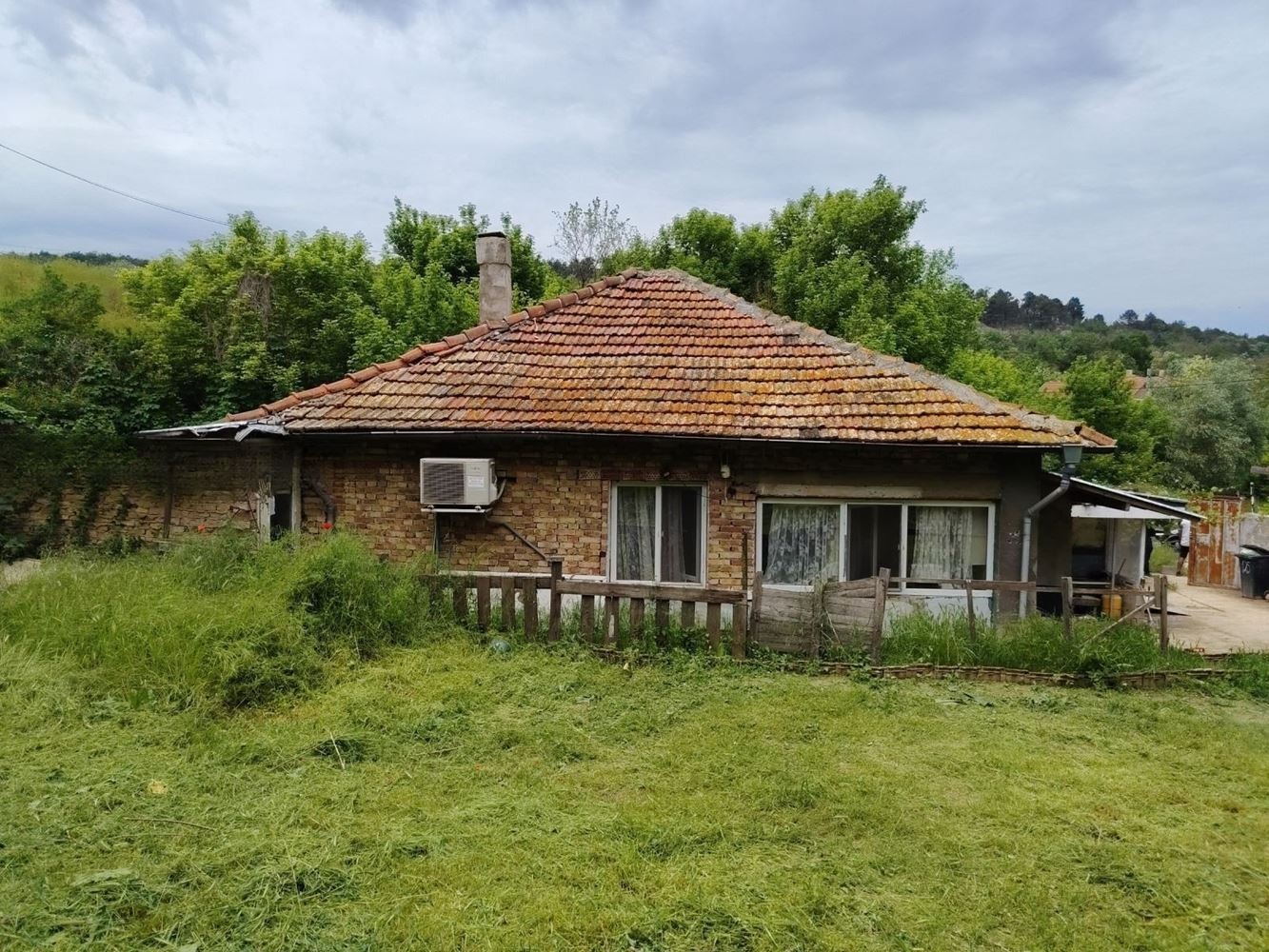Продава КЪЩА, гр. Белослав, област Варна, снимка 2 - Къщи - 54691442
