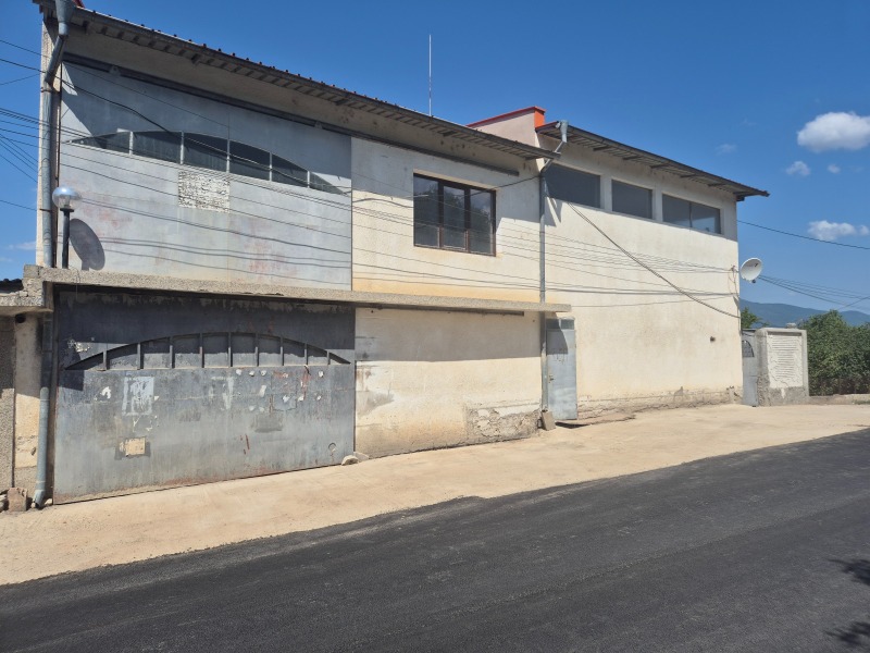 Продава КЪЩА в област Стара Загора, с. Ягода - 614 кв.м / 289 000 € » 565 234.87 лв.