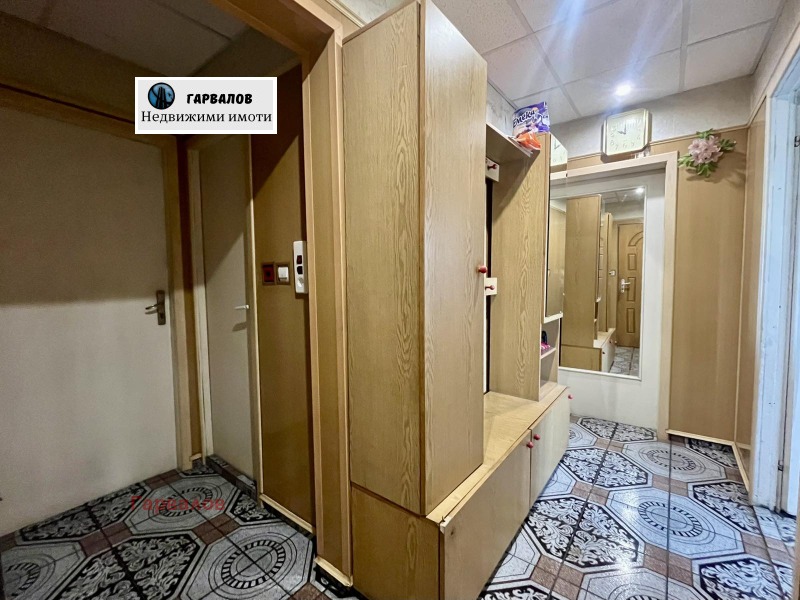 Продава  4-стаен град Русе , Чародейка - Север , 100 кв.м | 67057875 - изображение [2]