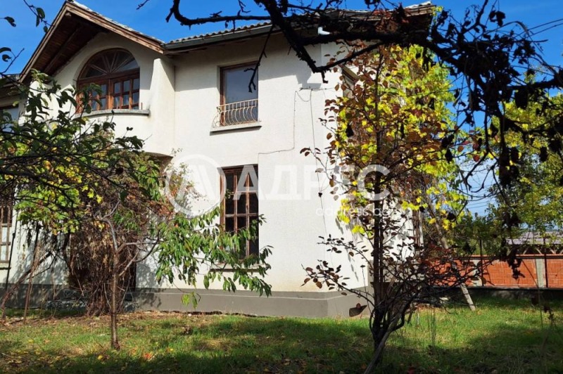 Продава КЪЩА, гр. Долна баня, област София област