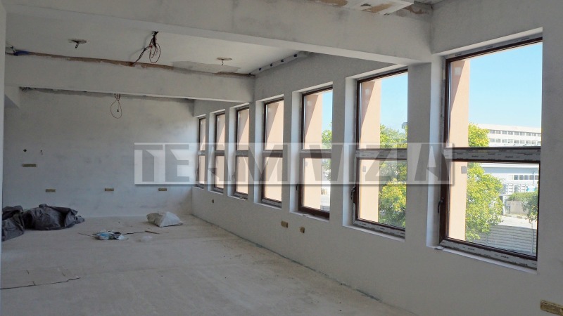 En venta  Edificio industrial Blagoevgrad , Parva promishlena zona , 7350 metros cuadrados | 39938181 - imagen [3]