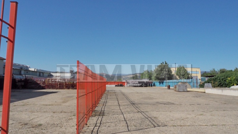 En venta  Edificio industrial Blagoevgrad , Parva promishlena zona , 7350 metros cuadrados | 39938181 - imagen [12]