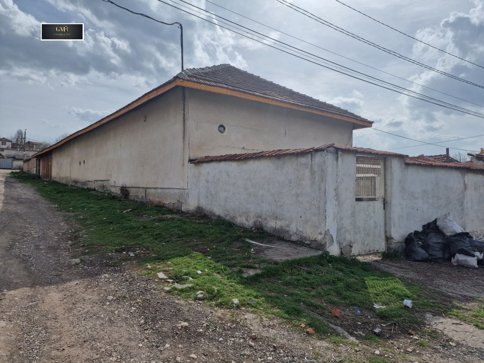 Продава КЪЩА, гр. Плевен, Широк център, снимка 2 - Къщи - 52977400