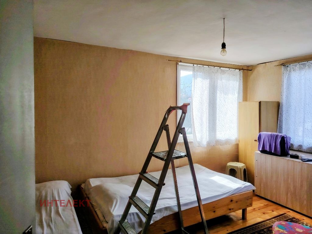 Продава КЪЩА, с. Кленовик, област Перник, снимка 3 - Къщи - 53944242