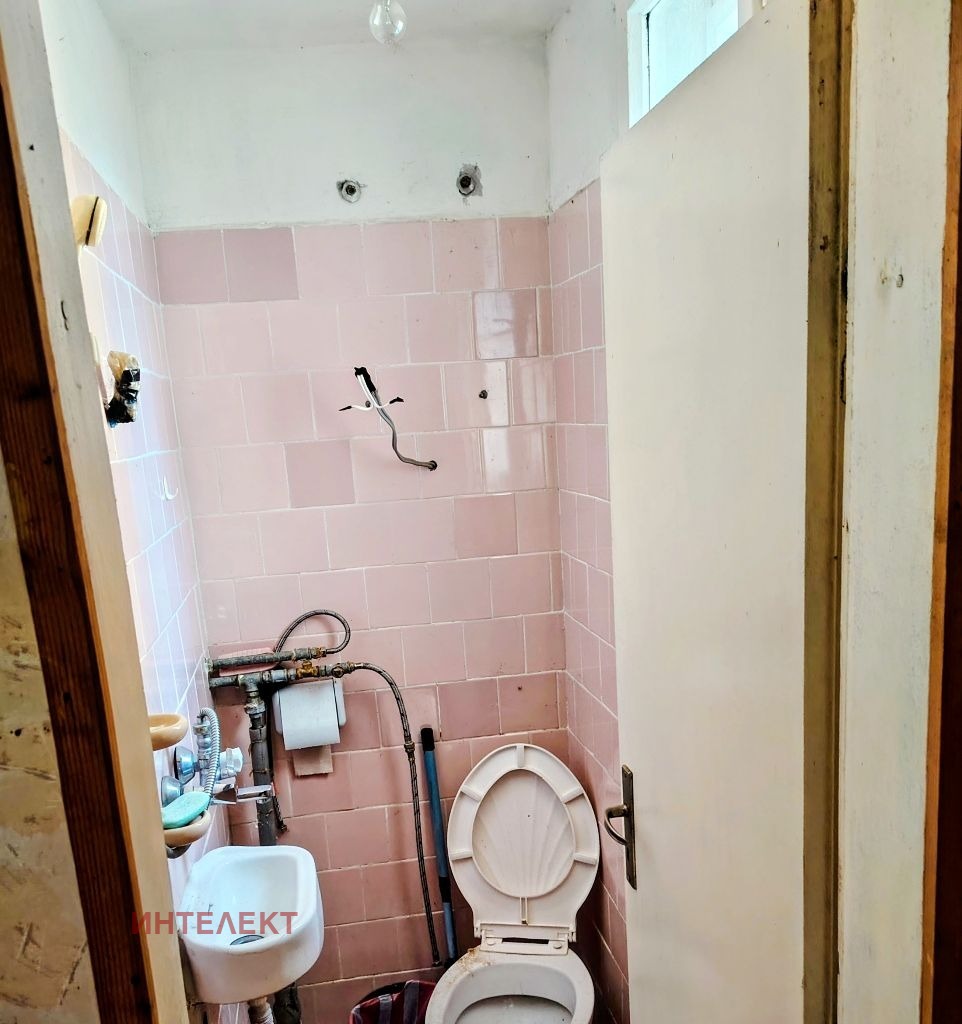 Продава КЪЩА, с. Кленовик, област Перник, снимка 6 - Къщи - 53944242