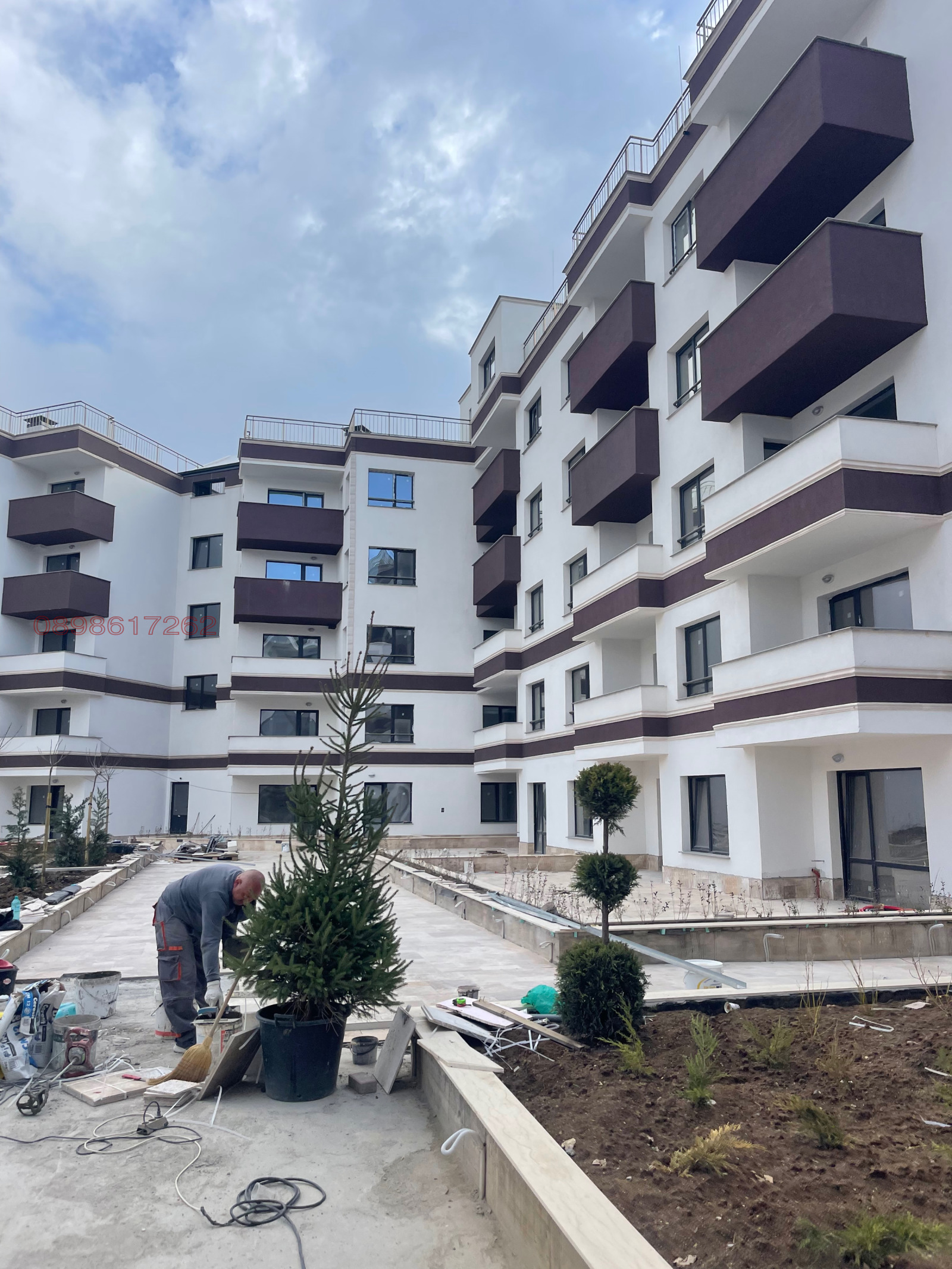 Продава  3-стаен град Перник , Изток , 114 кв.м | 24103313
