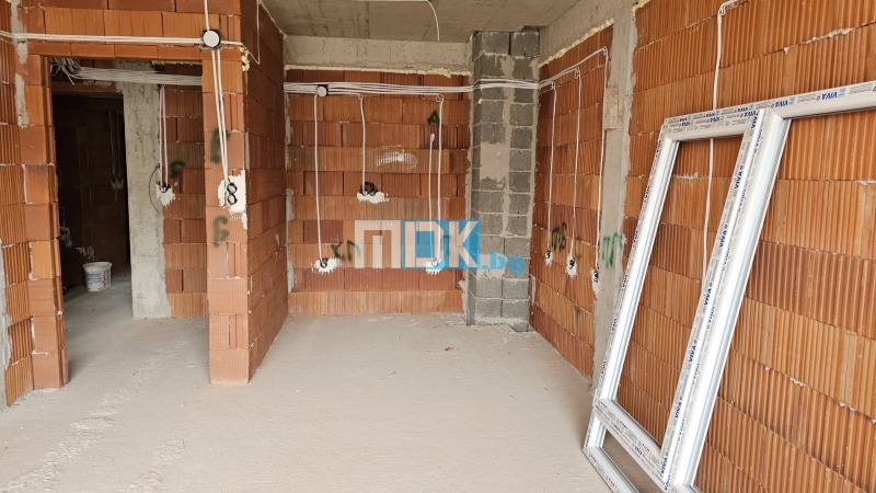 Til salgs  1 soverom Plovdiv , Ostromila , 65 kvm | 69630359 - bilde [2]