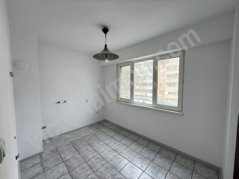 Продава 3-СТАЕН, гр. Велико Търново, Бузлуджа, снимка 3 - Апартаменти - 53441734