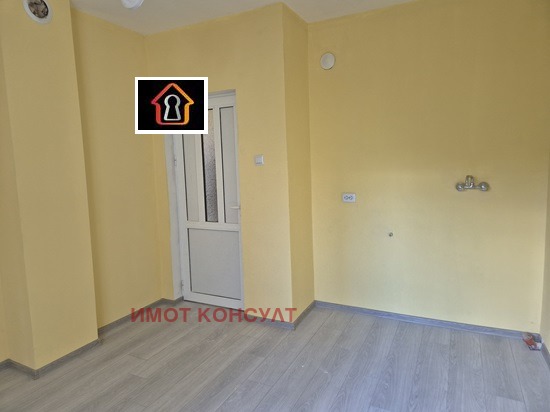 Продава  Къща град Враца , Квартал 72 , 100 кв.м | 45730692