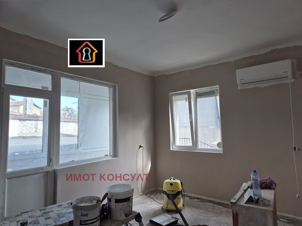 Продава КЪЩА, гр. Враца, Квартал 72, снимка 2 - Къщи - 47411805