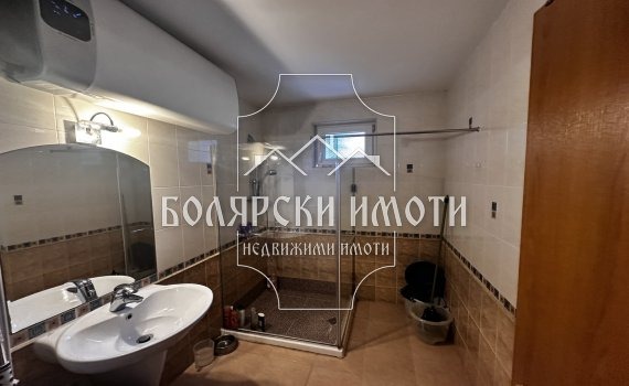 Продава МНОГОСТАЕН, гр. Велико Търново, Център, снимка 8 - Aпартаменти - 47705459