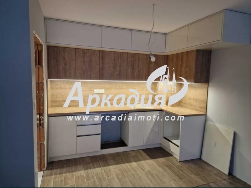 Продава  2-стаен град Пловдив , Въстанически , 70 кв.м | 47640157