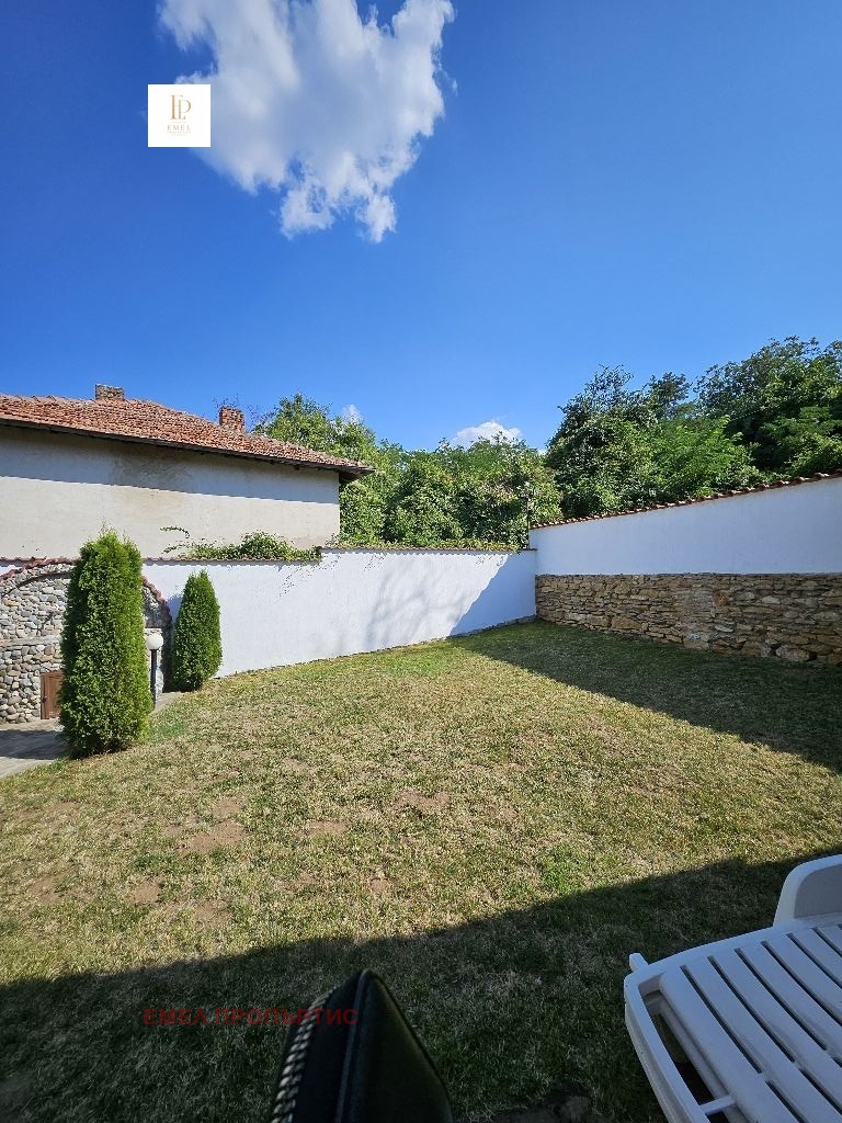 Продава КЪЩА, с. Режанци, област Перник, снимка 2 - Къщи - 55743078