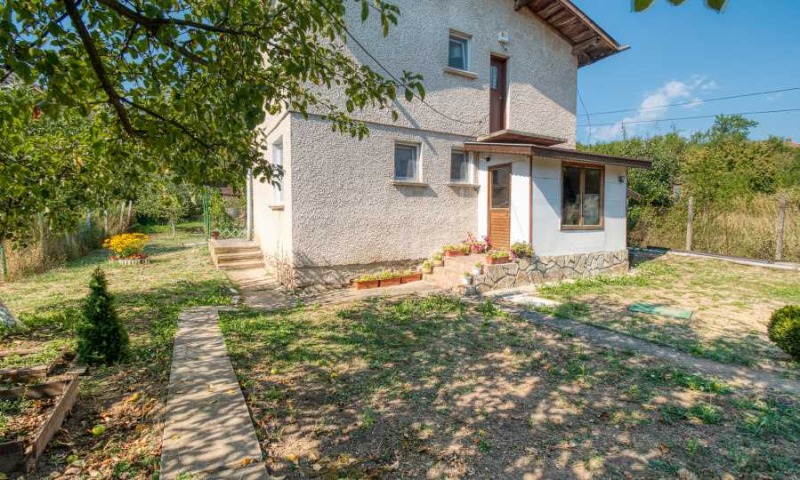 Продава  Къща област Перник , гр. Радомир , 104 кв.м | 77695473