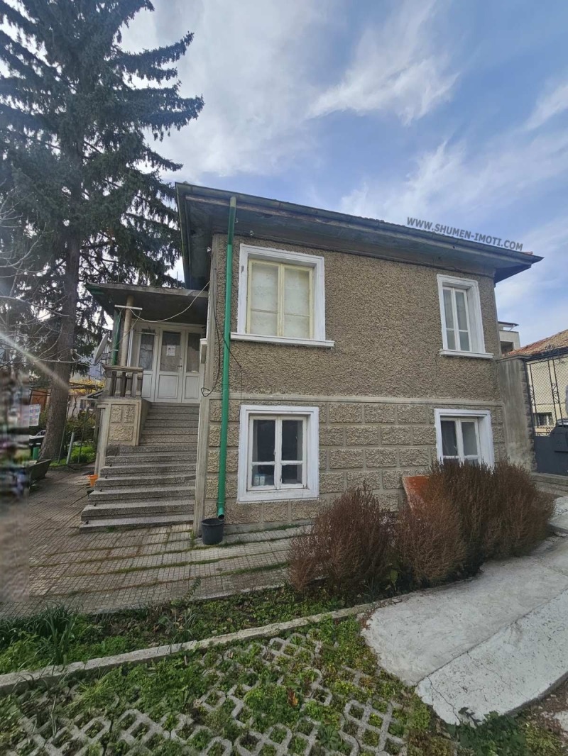 Продава КЪЩА, град Шумен, Басейна • 360000 лв. / 184065.08 € • 64004138 1