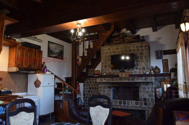 Продава ВИЛА, гр. Айтос, област Бургас, снимка 12 - Вили - 52782160