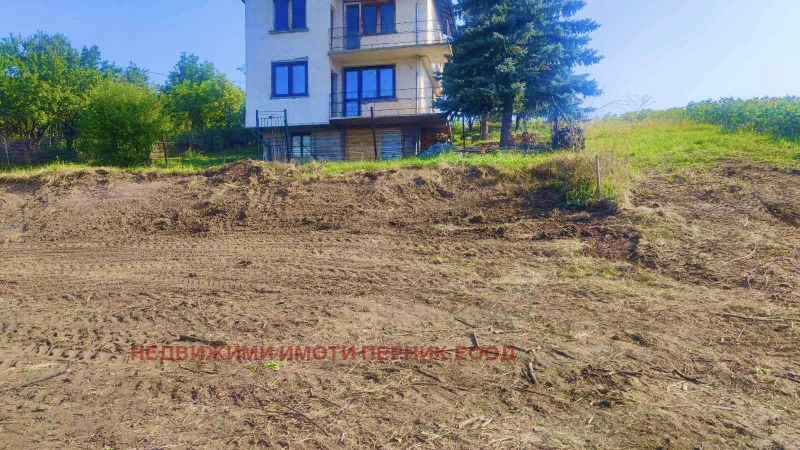 Продава  Парцел град Перник , Радина чешма , 400 кв.м | 93270936