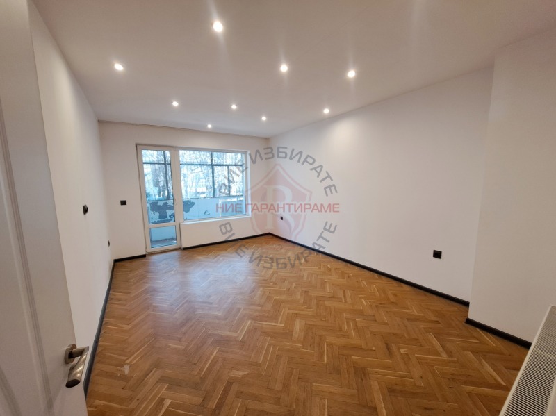 Eladó  2 hálószobás Varna , Bazar Levski , 78 négyzetméter | 98104386