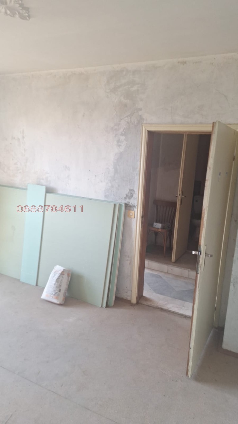 Продава МНОГОСТАЕН, гр. Добрич, Дружба 4, снимка 9 - Апартаменти - 52782461