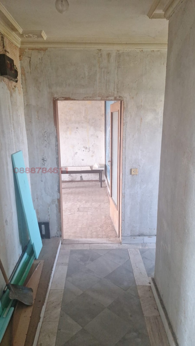 Продава МНОГОСТАЕН, гр. Добрич, Дружба 4, снимка 13 - Апартаменти - 52782461