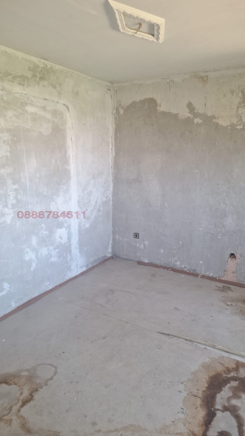 Продава МНОГОСТАЕН, гр. Добрич, Дружба 4, снимка 3 - Апартаменти - 52782461