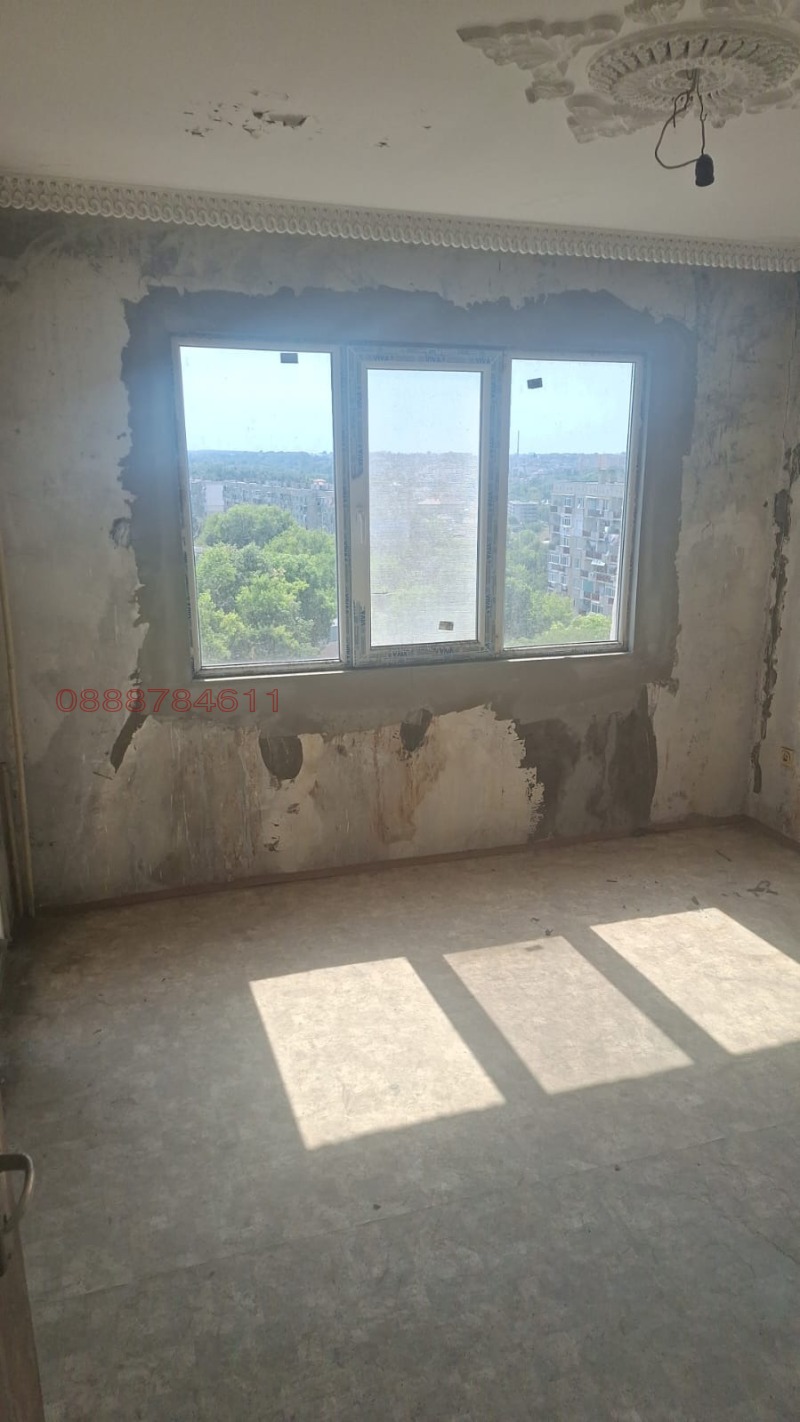 Продава МНОГОСТАЕН, гр. Добрич, Дружба 4, снимка 12 - Апартаменти - 52782461