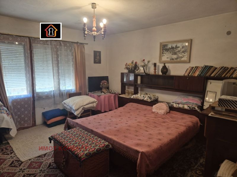 Продава ЕТАЖ ОТ КЪЩА, гр. Враца, Подбалканска, снимка 5 - Етаж от къща - 56016856