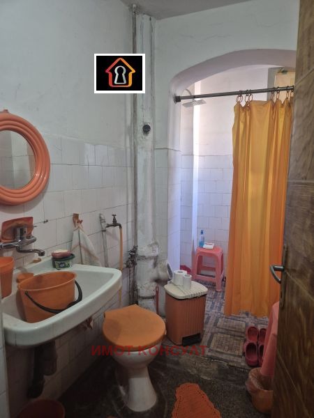 Продава ЕТАЖ ОТ КЪЩА, гр. Враца, Подбалканска, снимка 3 - Етаж от къща - 56016856