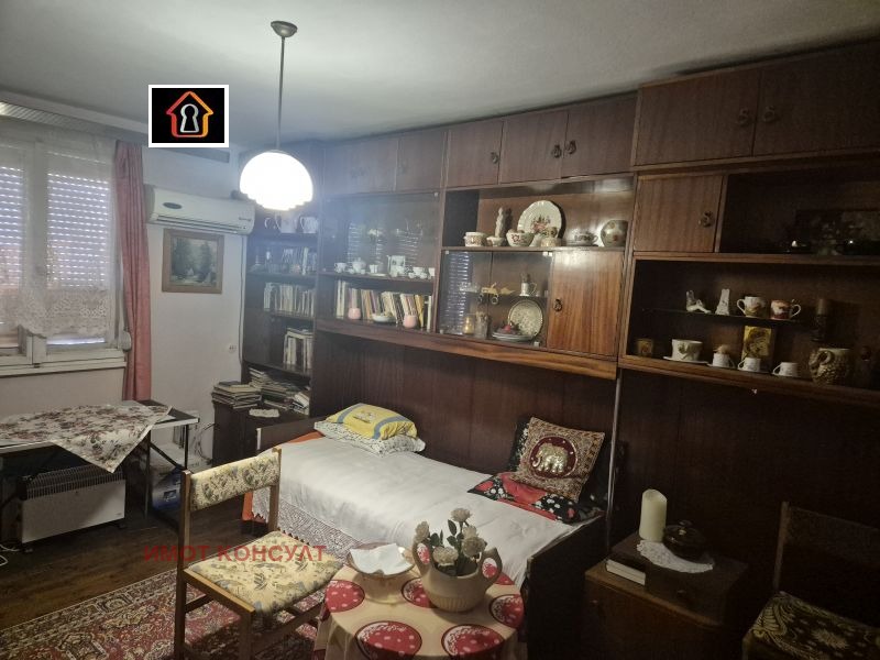Продава ЕТАЖ ОТ КЪЩА, гр. Враца, Подбалканска