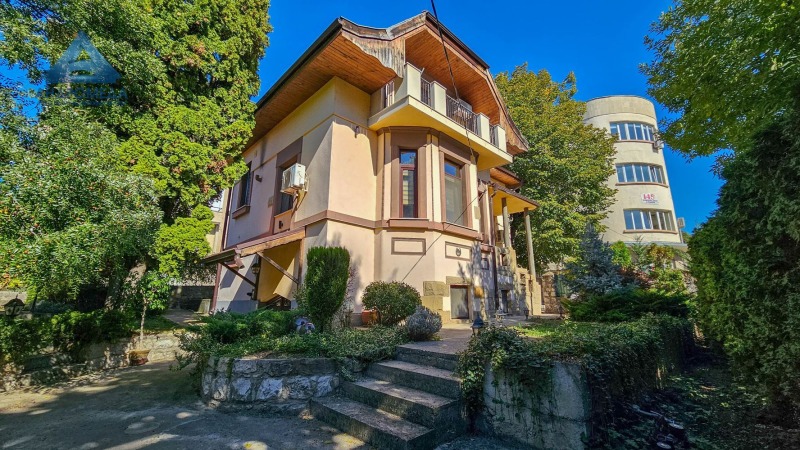 Продава КЪЩА в град Плевен, Идеален център - 306 кв.м / 1 100 000 € » 2 151 413.00 лв., АНДРОМЕДА ООД