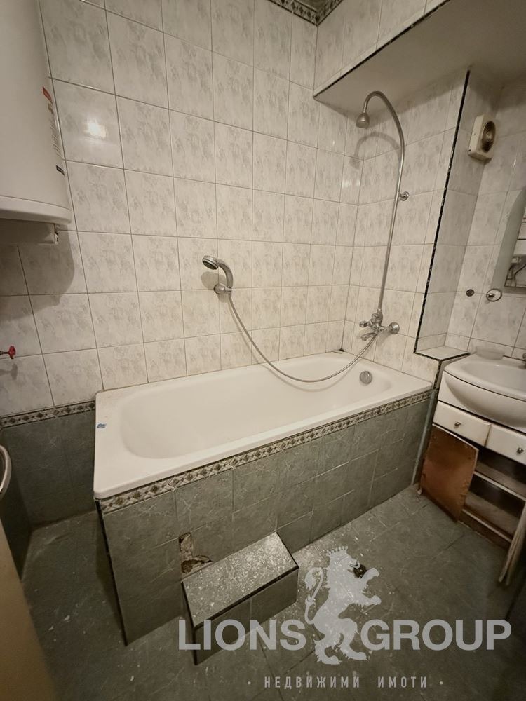 Продава  2-стаен град Варна , Окръжна болница-Генерали , 80 кв.м | 20655000 - изображение [7]