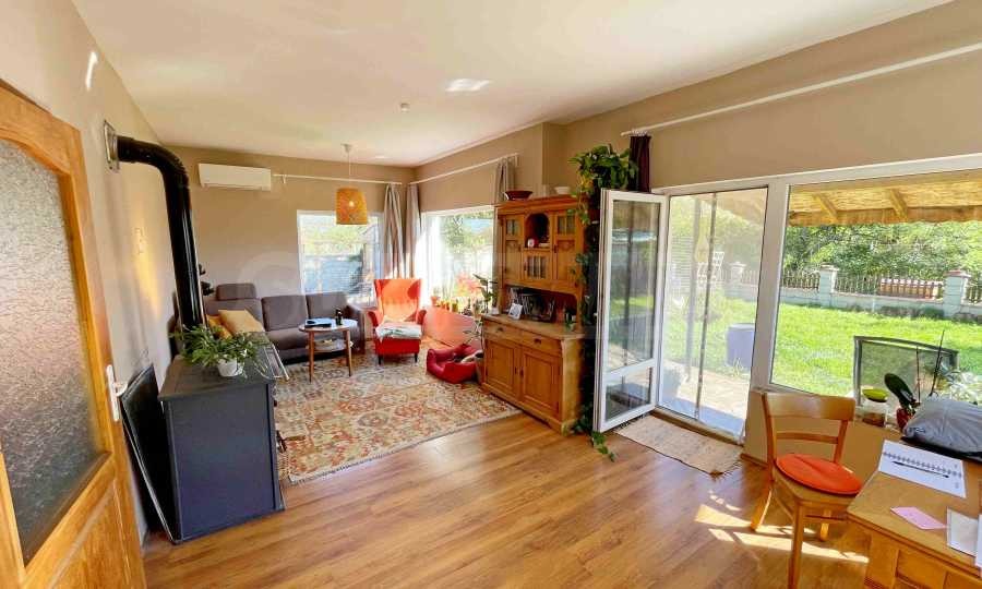 Продава КЪЩА, с. Царичино, област Добрич, снимка 10 - Къщи - 54051379