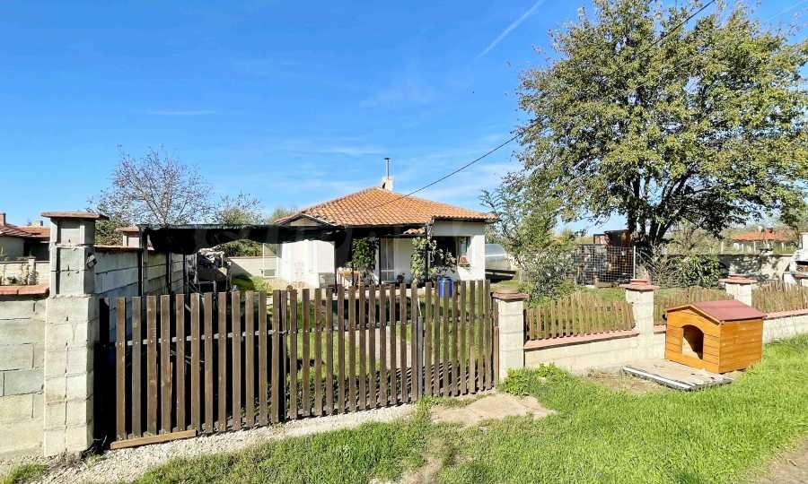 Продава КЪЩА, с. Царичино, област Добрич, снимка 8 - Къщи - 54051379