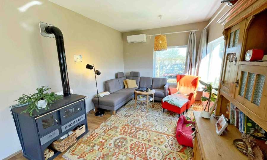 Продава КЪЩА, с. Царичино, област Добрич, снимка 11 - Къщи - 54051379