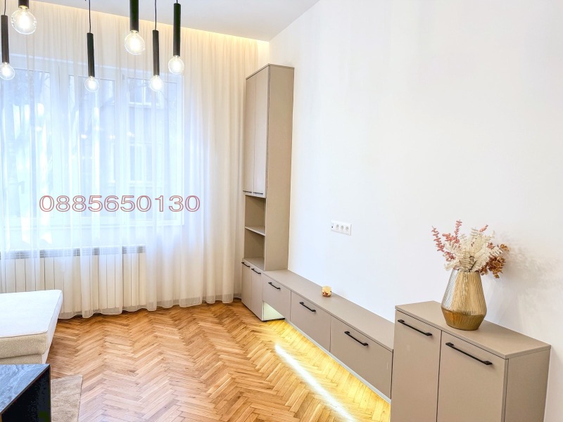 Продава 3-СТАЕН, гр. София, Център, снимка 2 - Апартаменти - 53105301