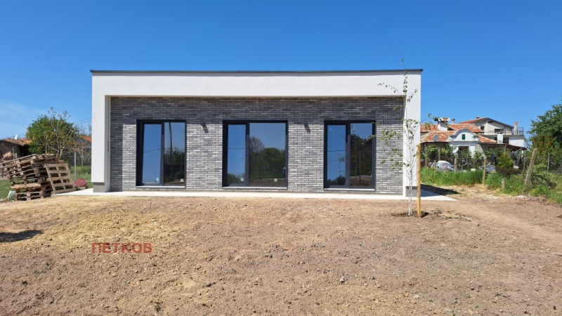 Продава  Къща област Варна , с. Приселци , 100 кв.м | 88085739