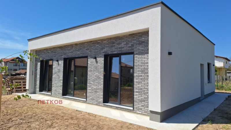 Продава  Къща област Варна , с. Приселци , 100 кв.м | 88085739 - изображение [2]