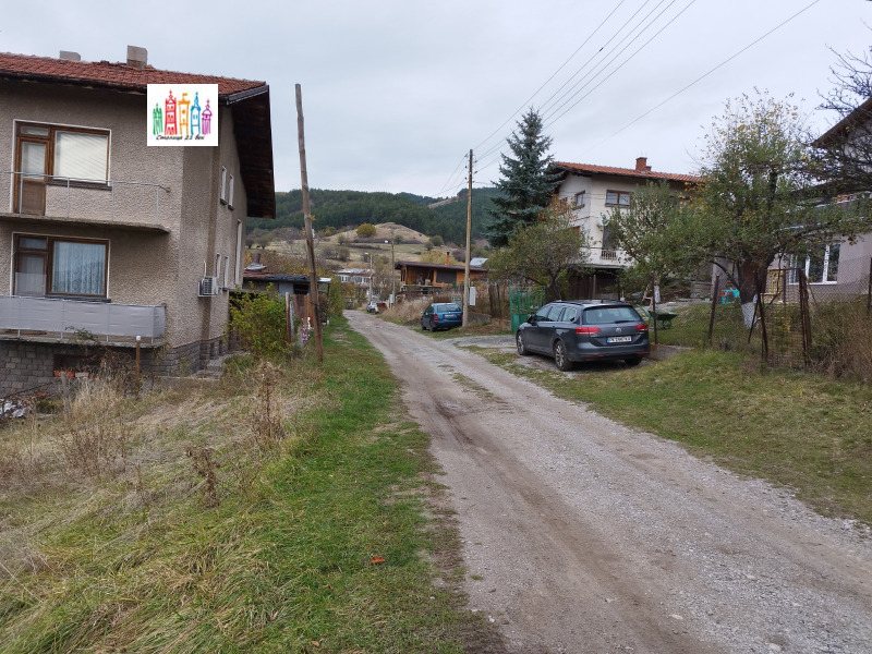 Продава ПАРЦЕЛ в област Перник, с. Люлин - 675 кв.м / 42 000 € » 82 144.86 лв., СТОЛИЦА 21ВЕК