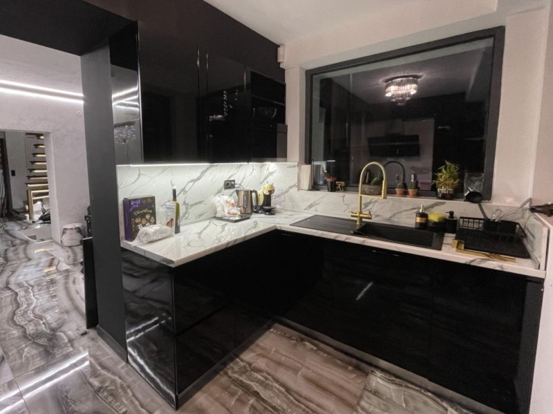 Продава КЪЩА, гр. София, Център, снимка 8 - Къщи - 52752885