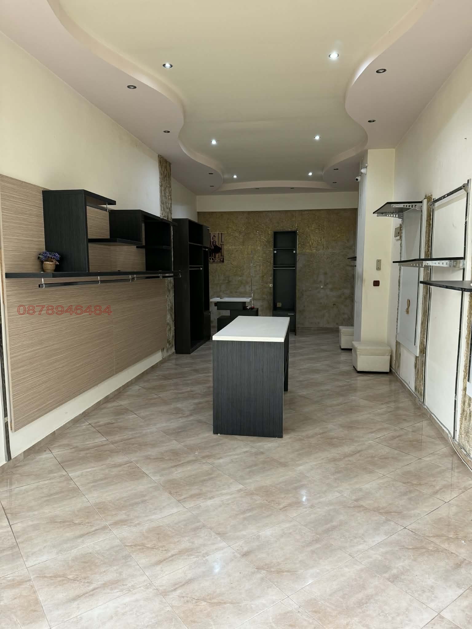 Продава МАГАЗИН, гр. Ловеч, Център, снимка 3 - Магазини - 54332646