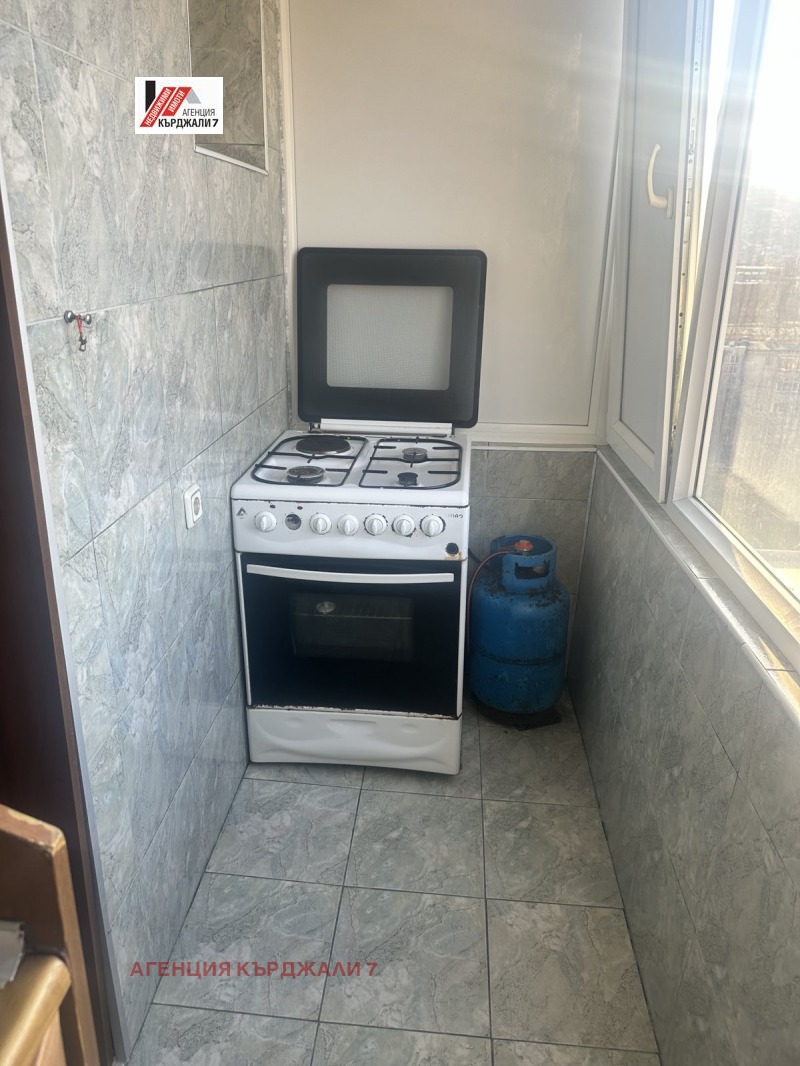 Продава 3-СТАЕН, гр. Кърджали, Център, снимка 12 - Апартаменти - 52909525